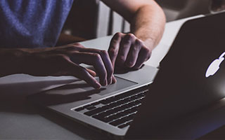 配资查询网站:正规股票配资平台-一则传闻 直线封板！浙江荣泰回应：无法确认准确性